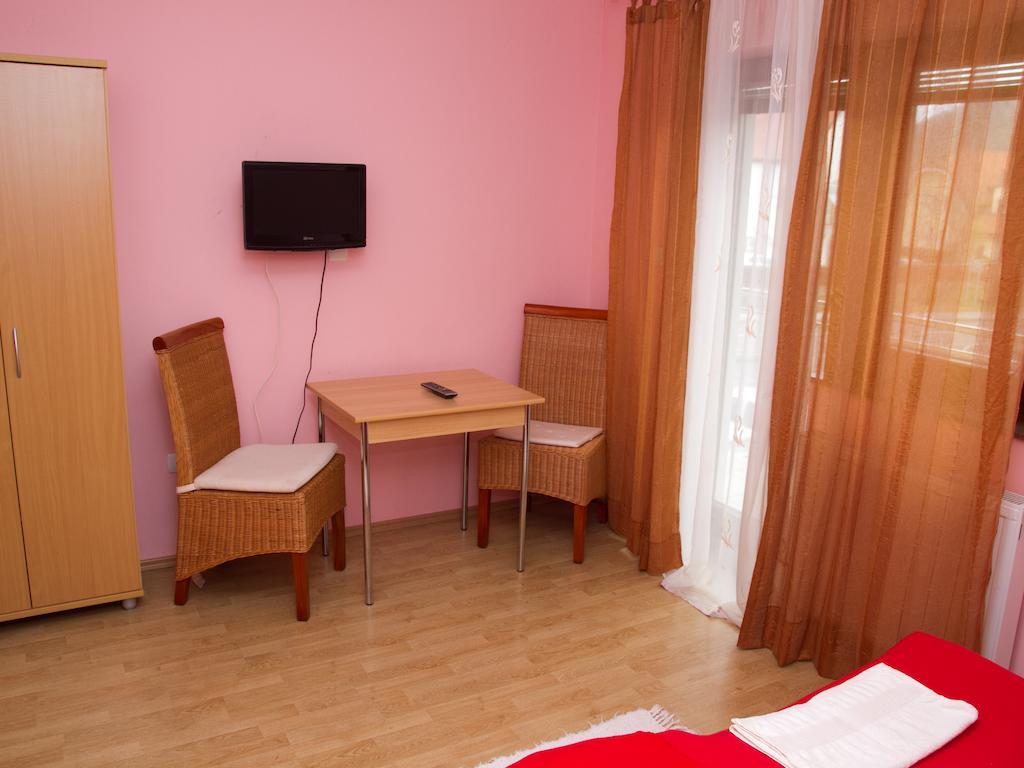 Guest House Pri Treh Lipah Ptuj Exterior foto